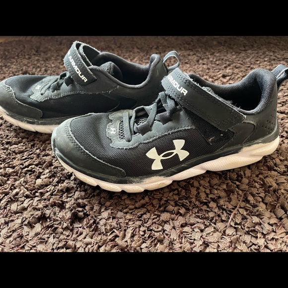 Under Armour boys tennis shoes - Picture 6 of 6